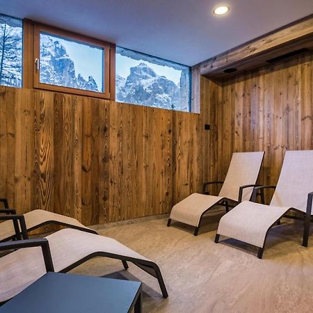 Garni Larix Hotel Колфоско Екстериор снимка