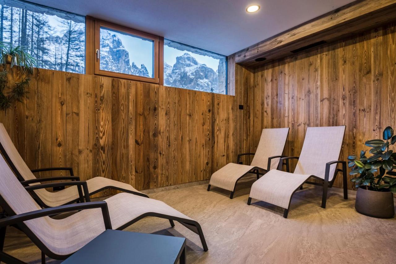 Garni Larix Hotel Колфоско Екстериор снимка