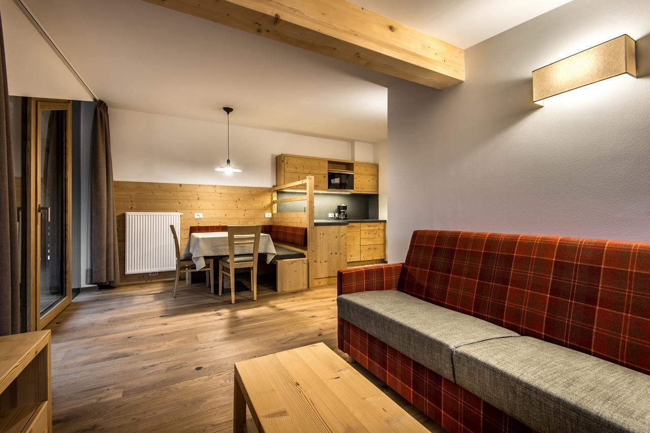 Garni Larix Hotel Колфоско Екстериор снимка